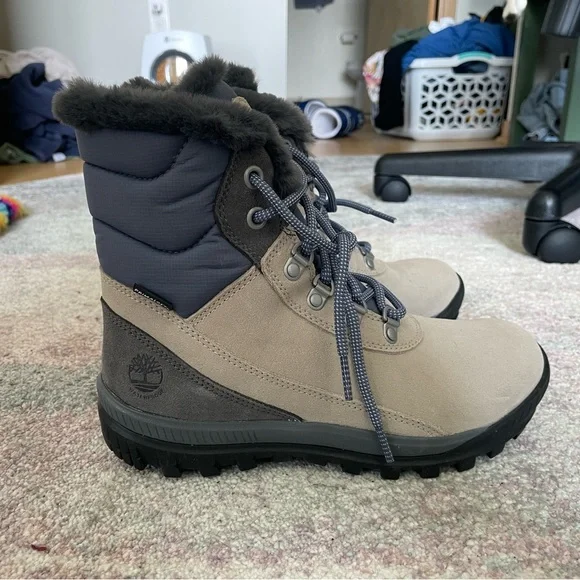 Timberland size 7 shoes top